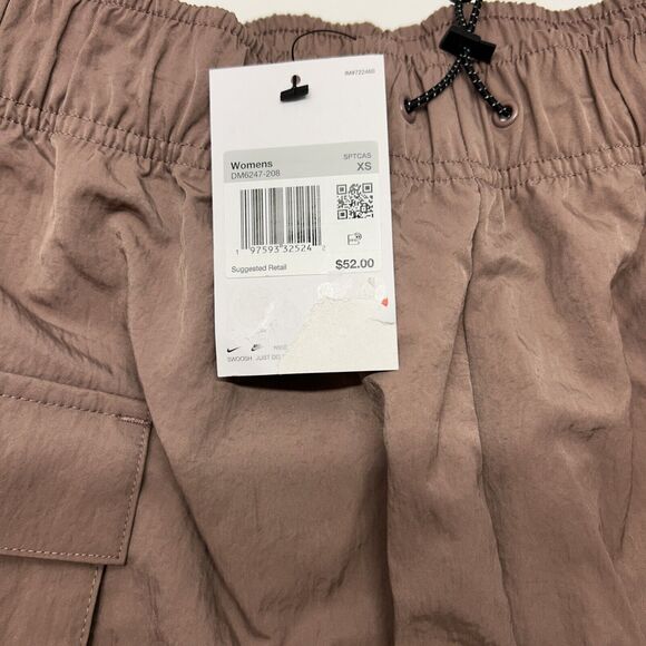 Women's Nike Sportswear Essential Woven High-Rise Shorts X Small- DM6247-019 - Picture 3 of 8
